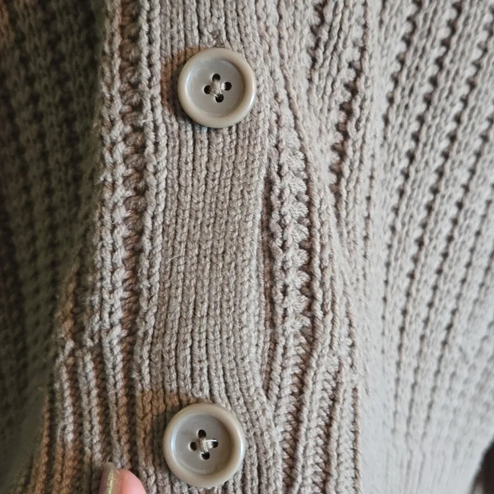 Cardigan - Picture 3 of 4